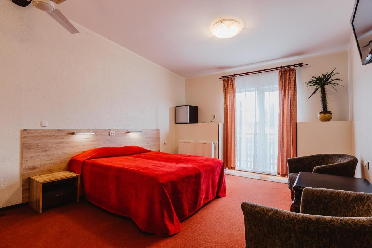Aleksandri Hotel Tartu Luaran gambar