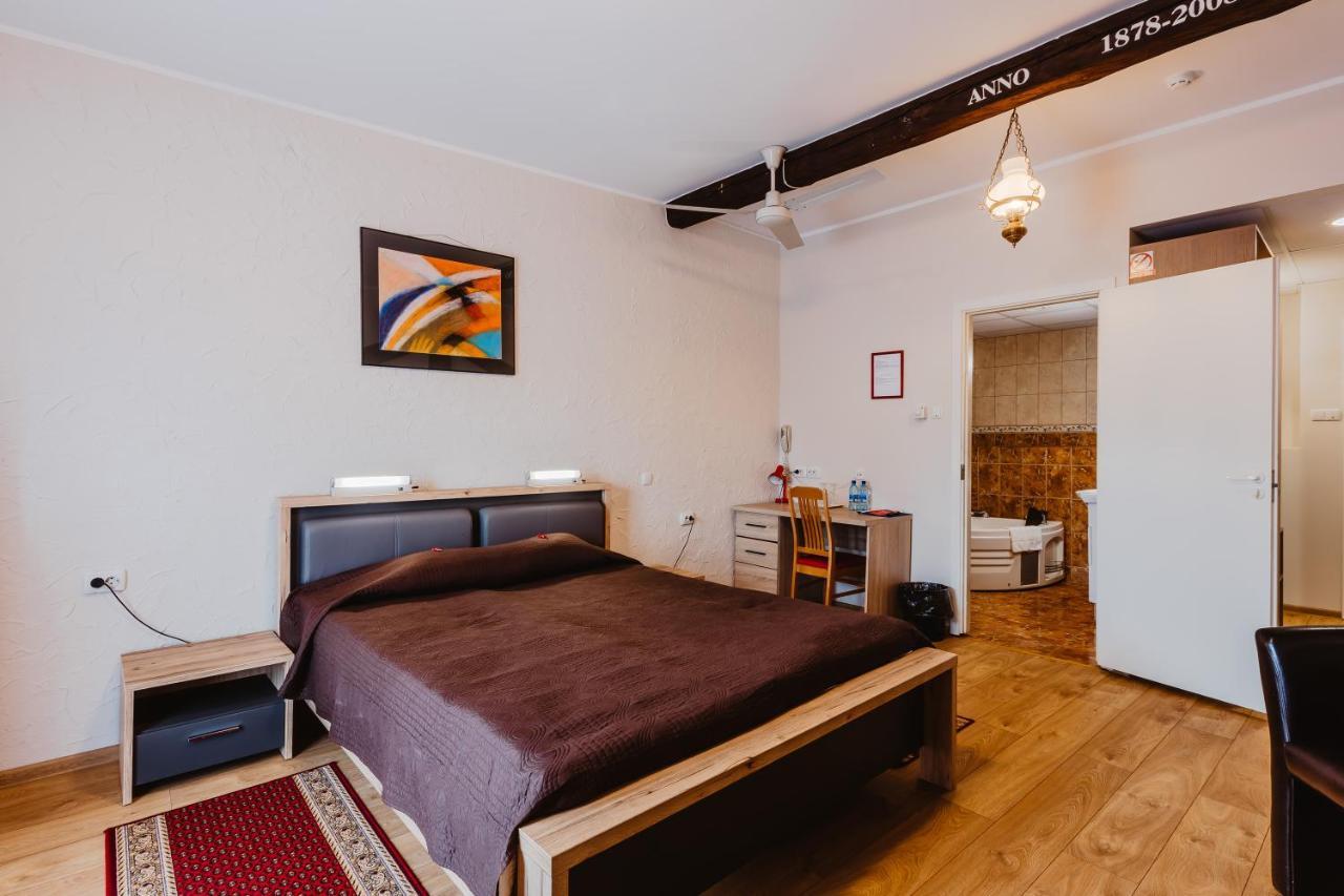 Aleksandri Hotel Tartu Luaran gambar